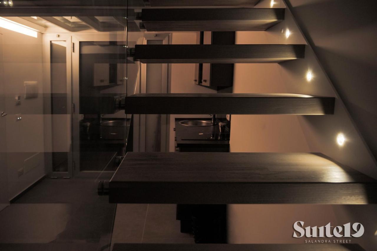 Suite19Bari Luaran gambar